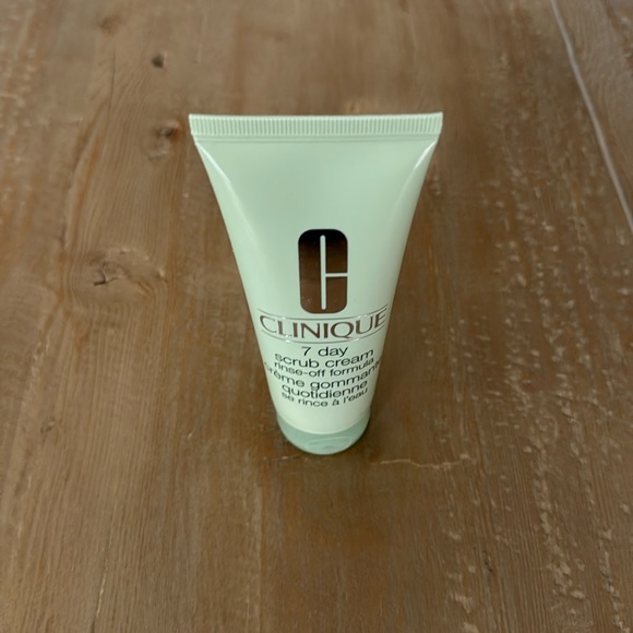 Clinique 7 Day Scrub Cream - Rinse Off Formula - Brand New - 3.4 FL OZ - Picture 2 of 6
